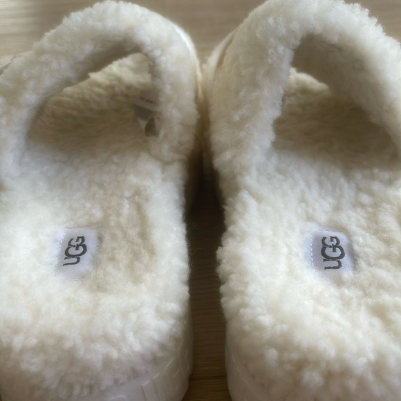 UGG - platform Fluffita slides/slippers - Picture 9 of 16